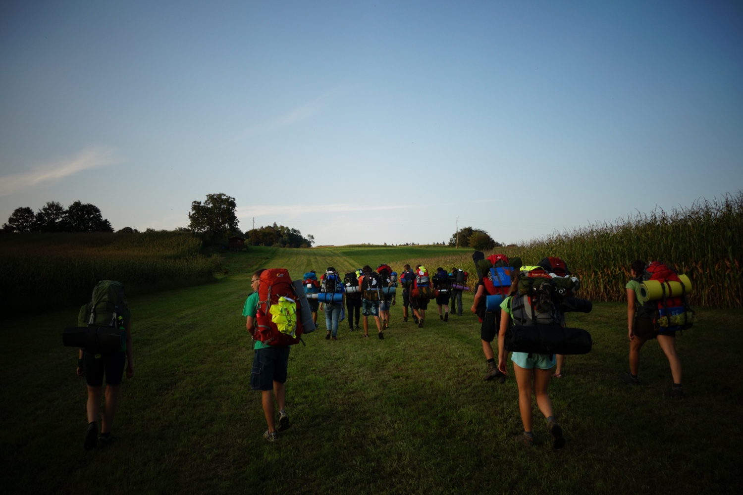 Poleti zdaj, z menoj v skavtski raj ...