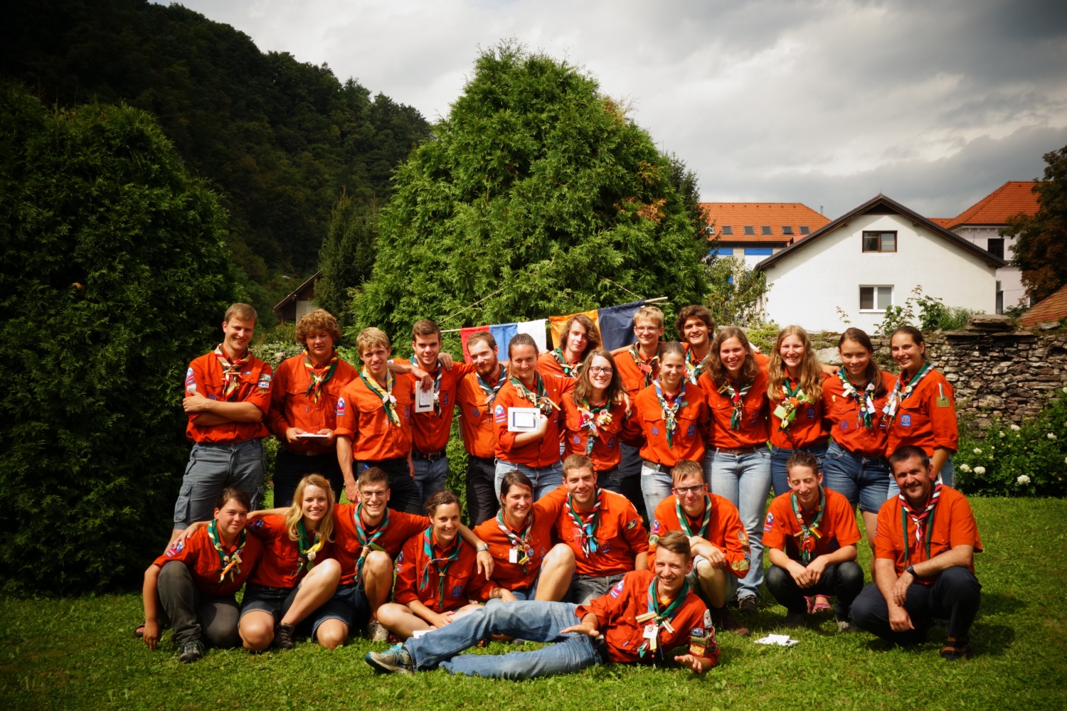 Poleti zdaj, z menoj v skavtski raj ...