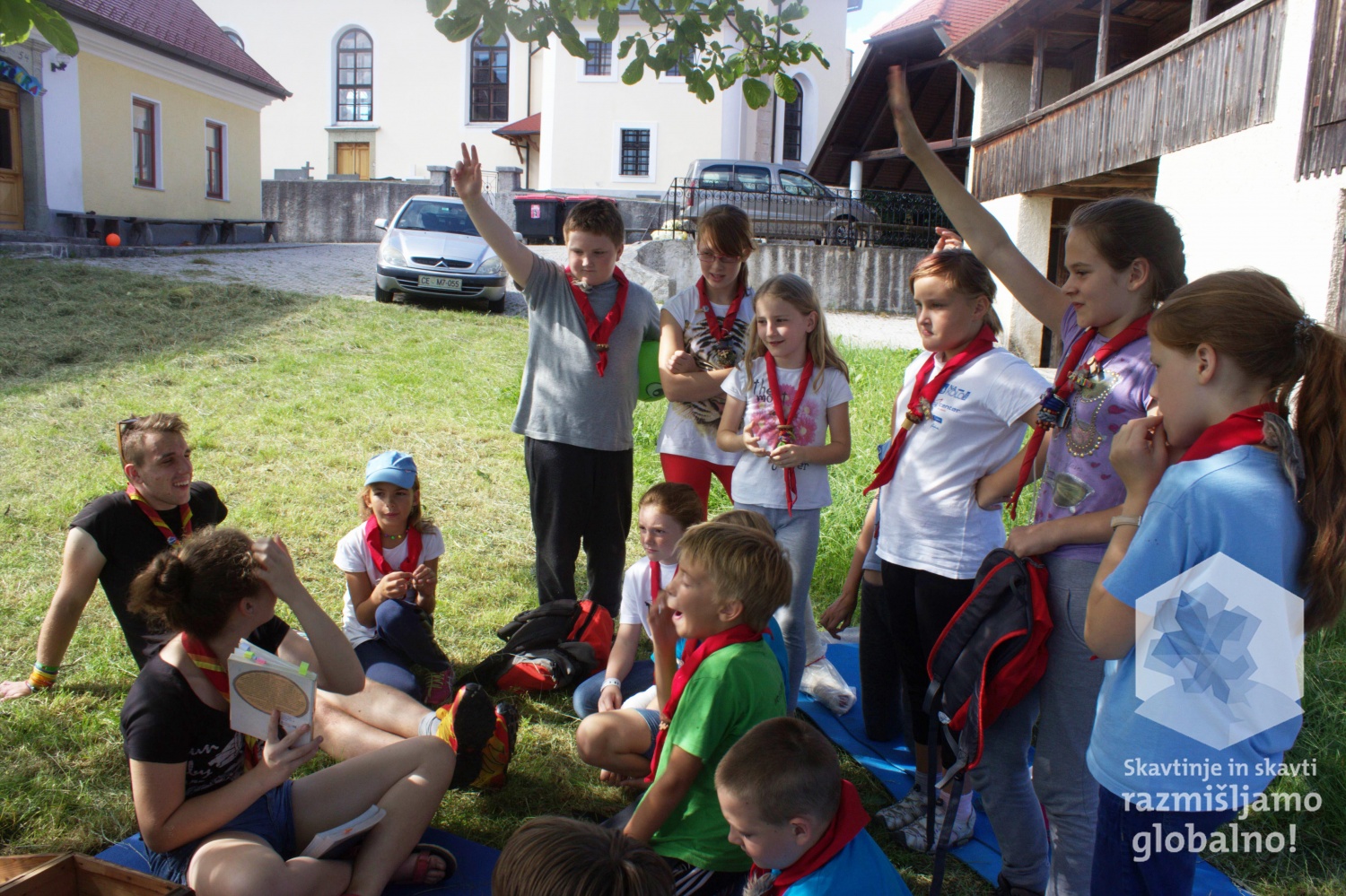 »Maklot, Gachanko in Nchubo« ali »S Piko Nogavičko k otrokom sveta« (Akcija v globalno smer)