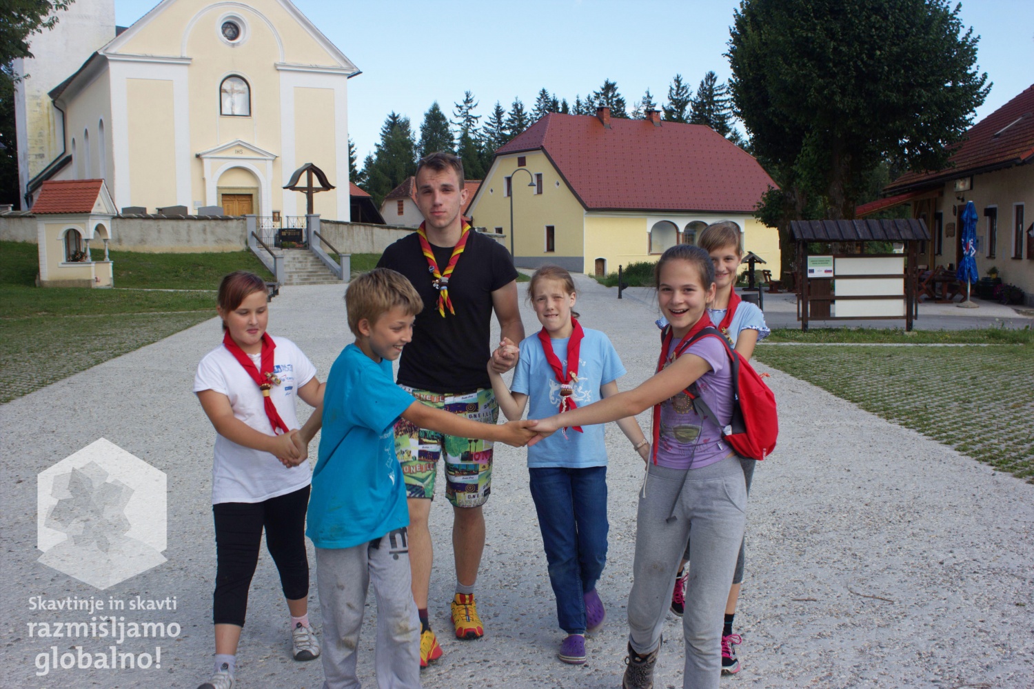 »Maklot, Gachanko in Nchubo« ali »S Piko Nogavičko k otrokom sveta« (Akcija v globalno smer)