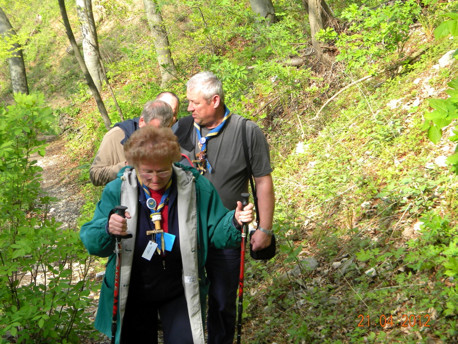 S palicami bo šlo lažje v hrib.