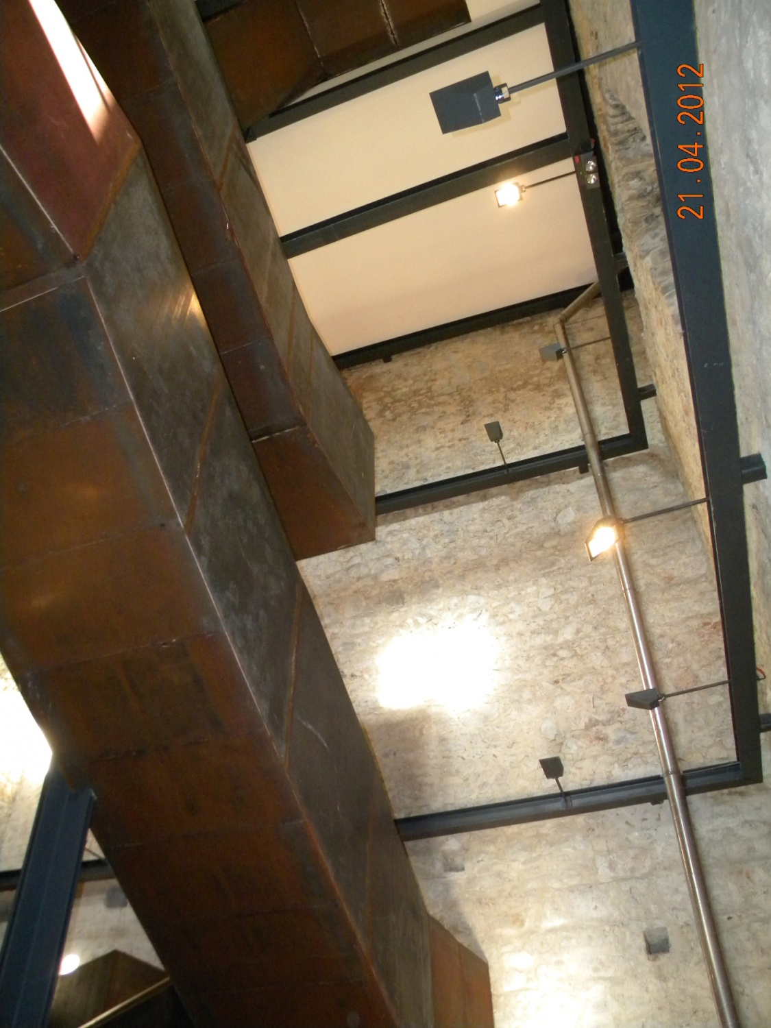 Notranje stopnišče proti vrhu stolpa.