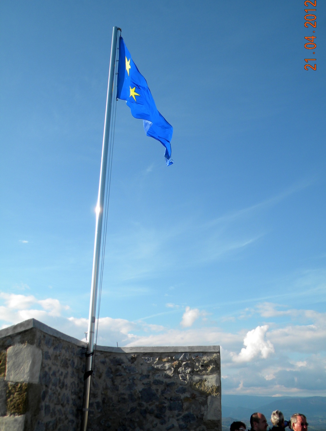 Celjska zastava na razgledni ploščadi.