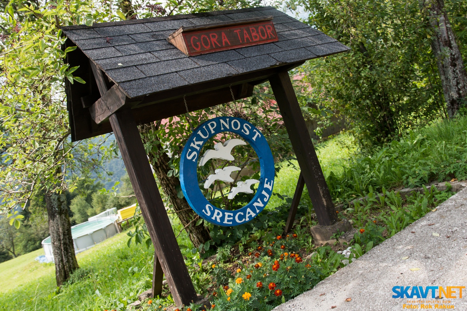 Dobrodošli v Čadrgu, kjer je Skupnost Srečanje našla svoj dom.