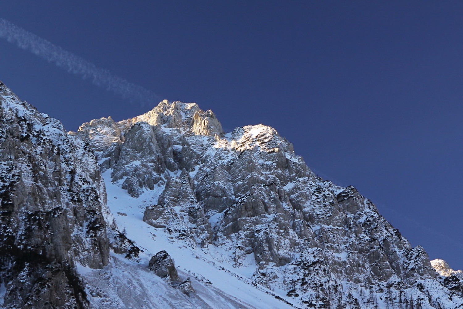 Ožarjeni  vrhovi na Begunjščici