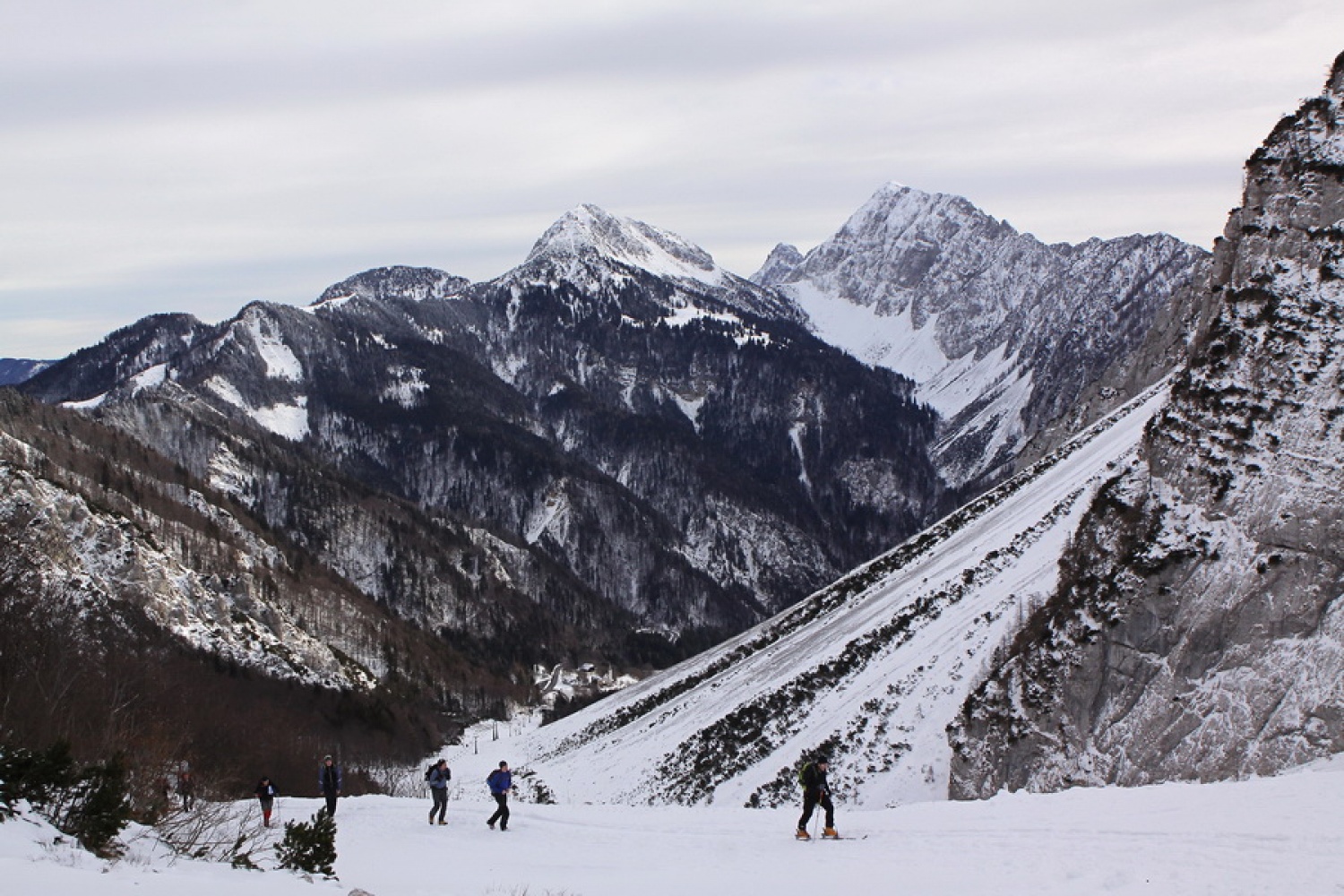 Pogled proti Ljubelju, Košutici in Velikem vrhu.