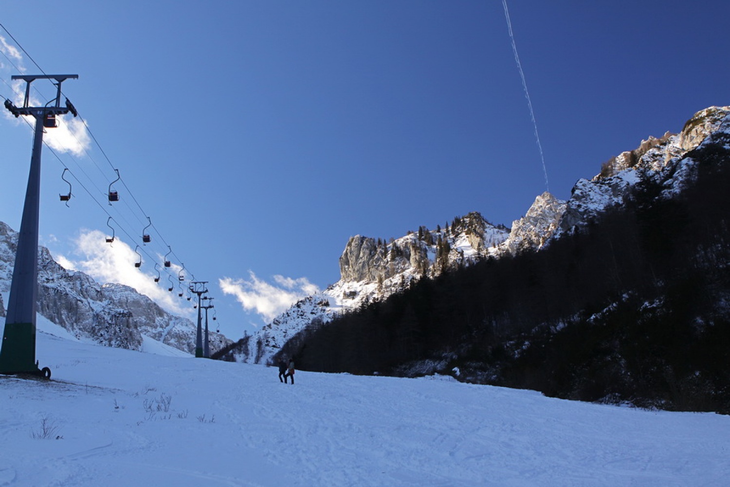 Pogled nazaj na zeleniško smučišče.