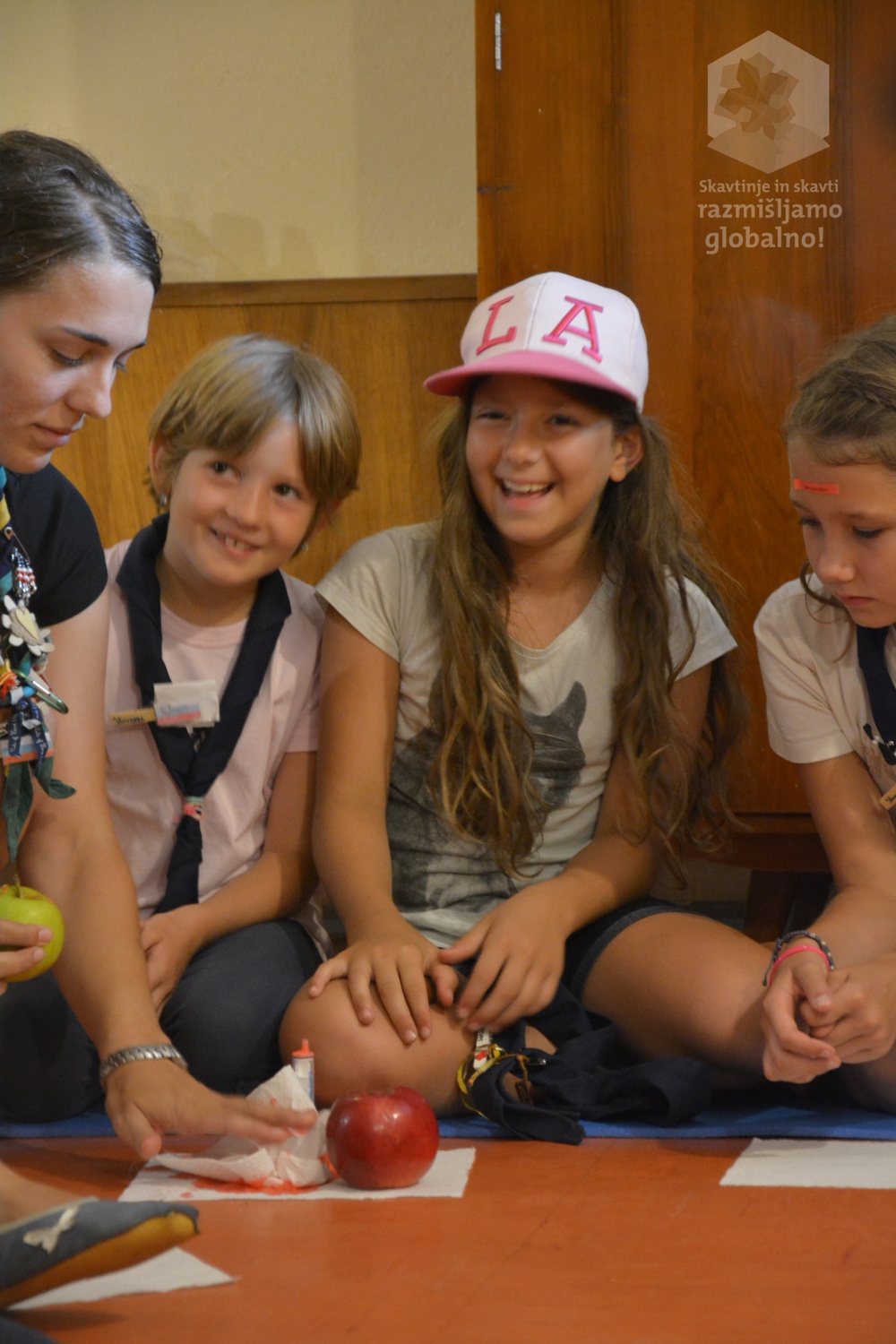 Popotovanje jabučka iz Kitajske – zgodba iz poletnega volčjega tabora Novo Mesto 1