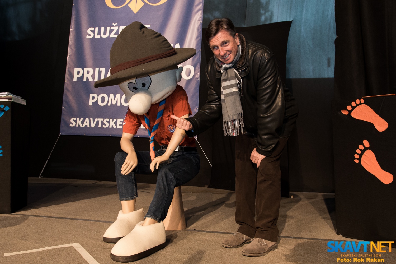 Predsednik RS Borut Pahor in skavtski spomenik.