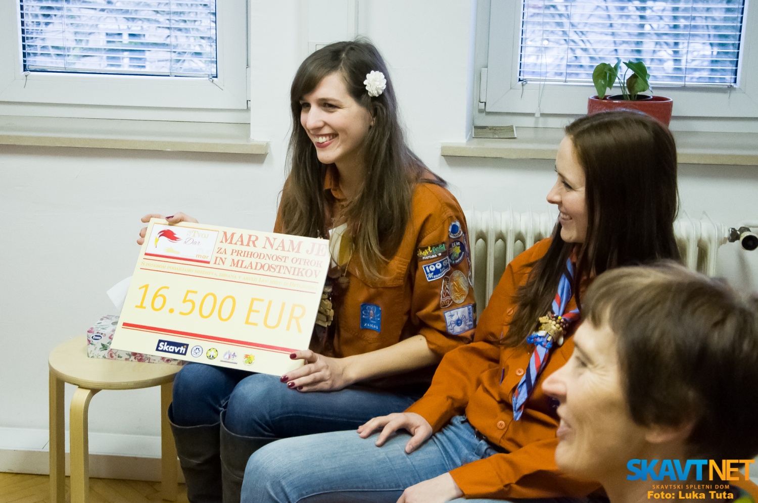 Predaja zbranega denarja projektu Botrstvo