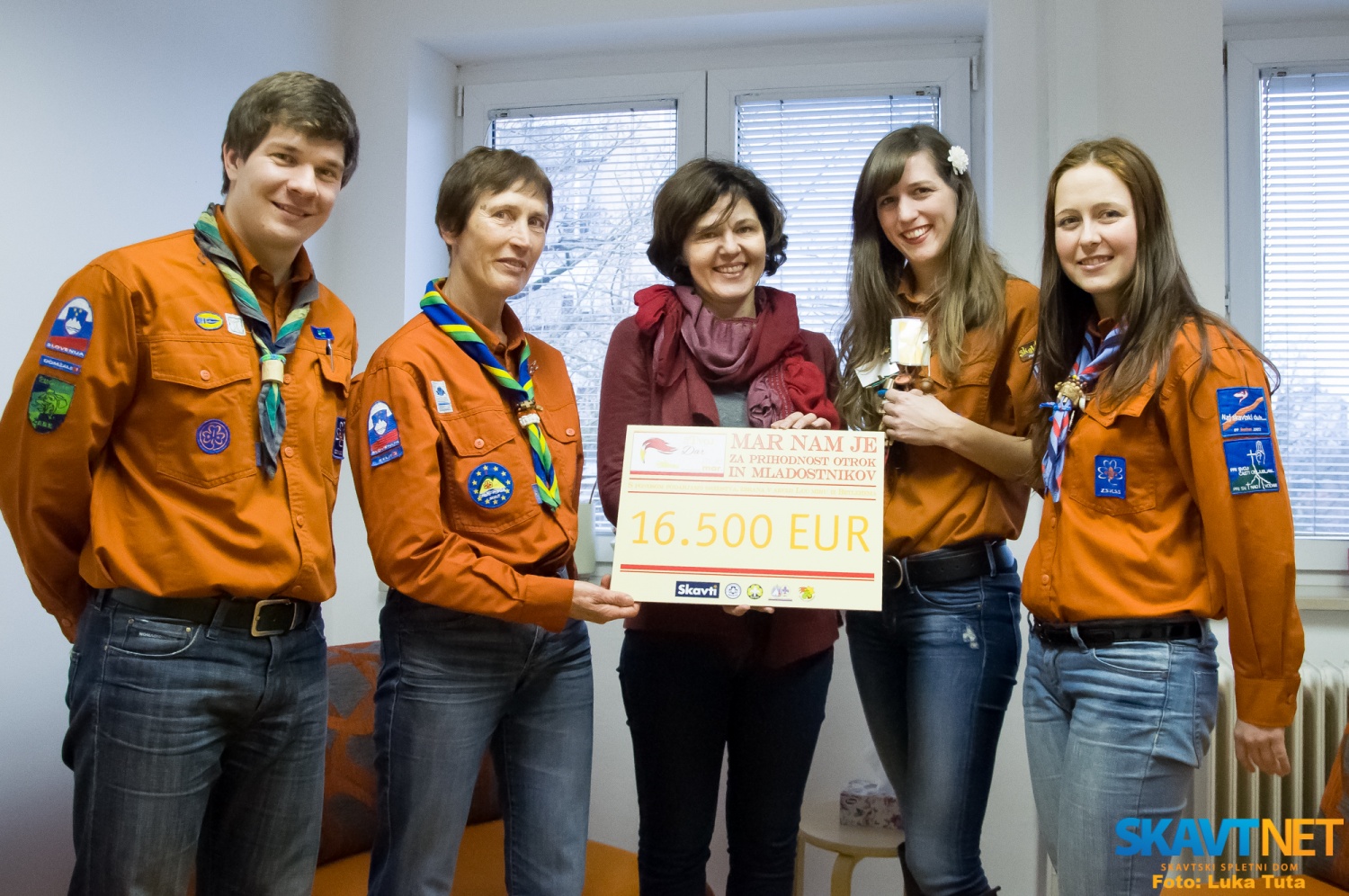 Predaja zbranega denarja projektu Botrstvo