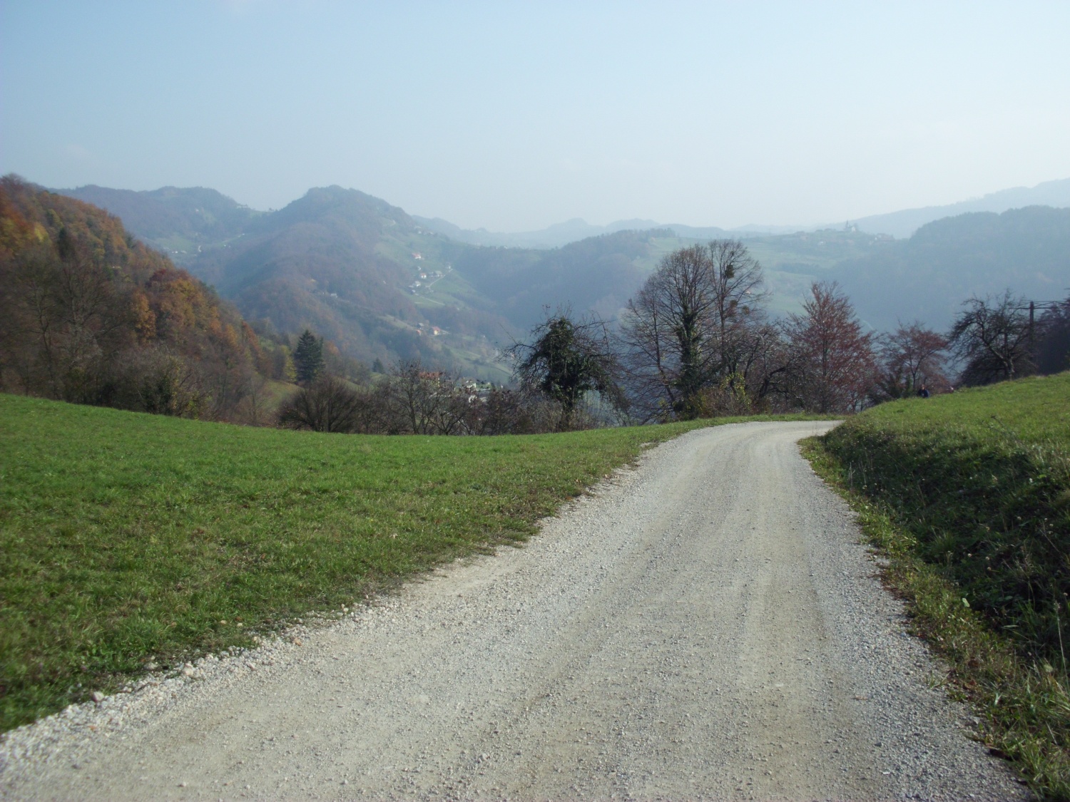 po širnem svetu (daleč in blizu) nas vodi pot...