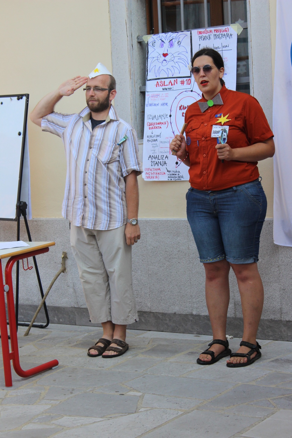 Pripadnika ledene kraljice o tem kako bomo po načrtovalni rutki ujeli Aslana.