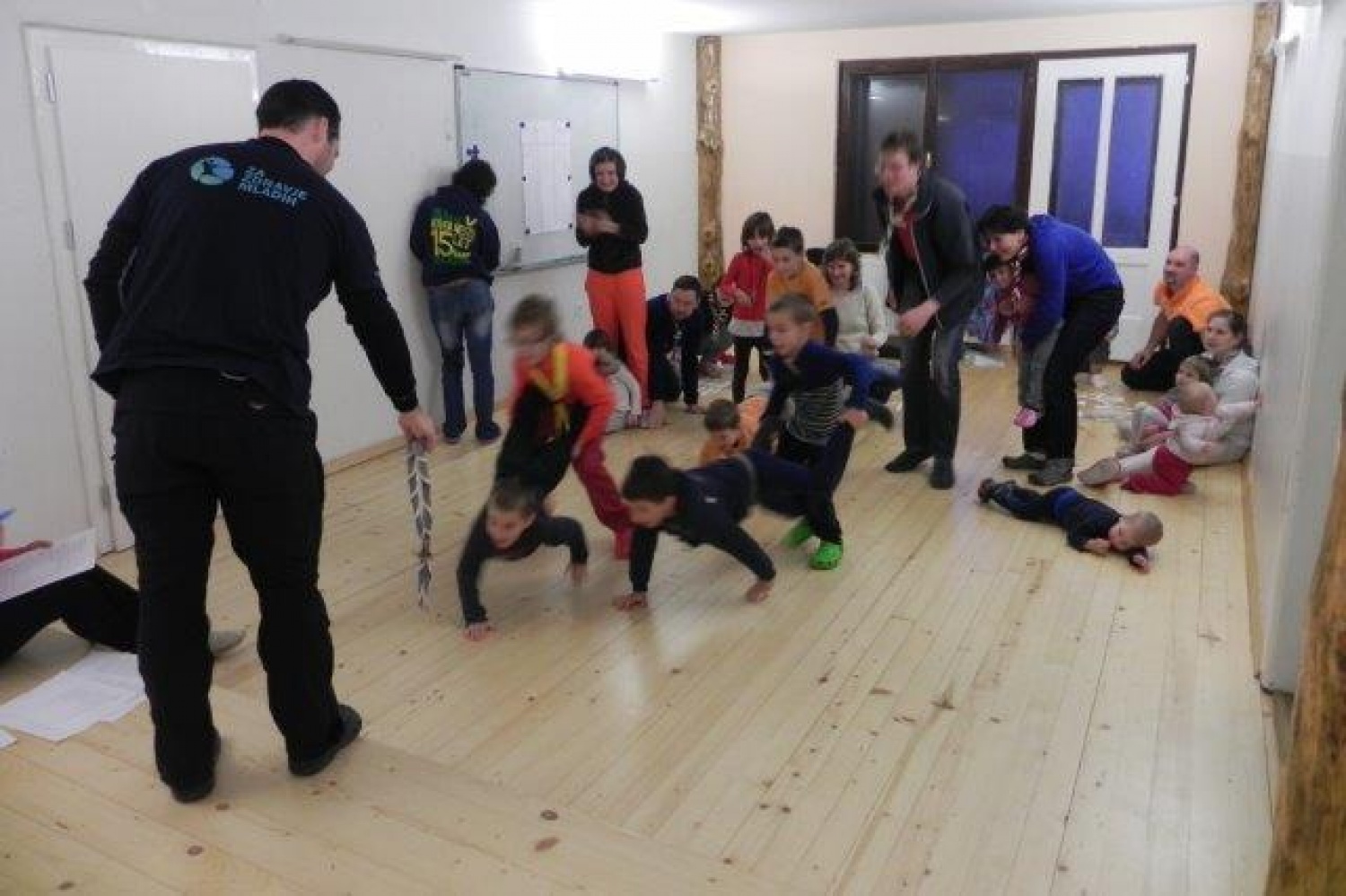 Ali narava pozimi res spi?