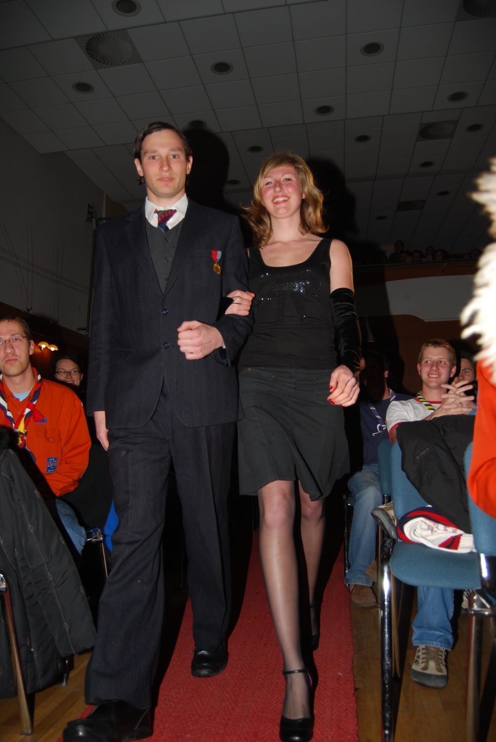 Prečastiti Zlatko Mercedes s spremljevalko