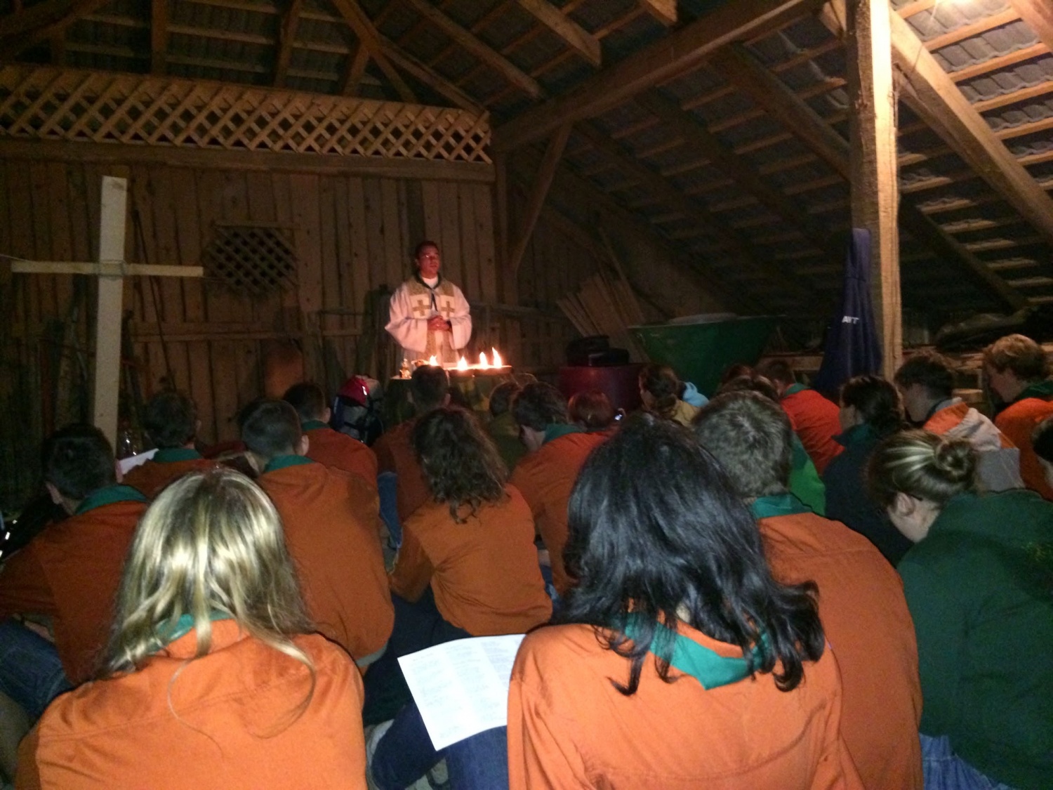 Sv. maša na opuščenem seniku