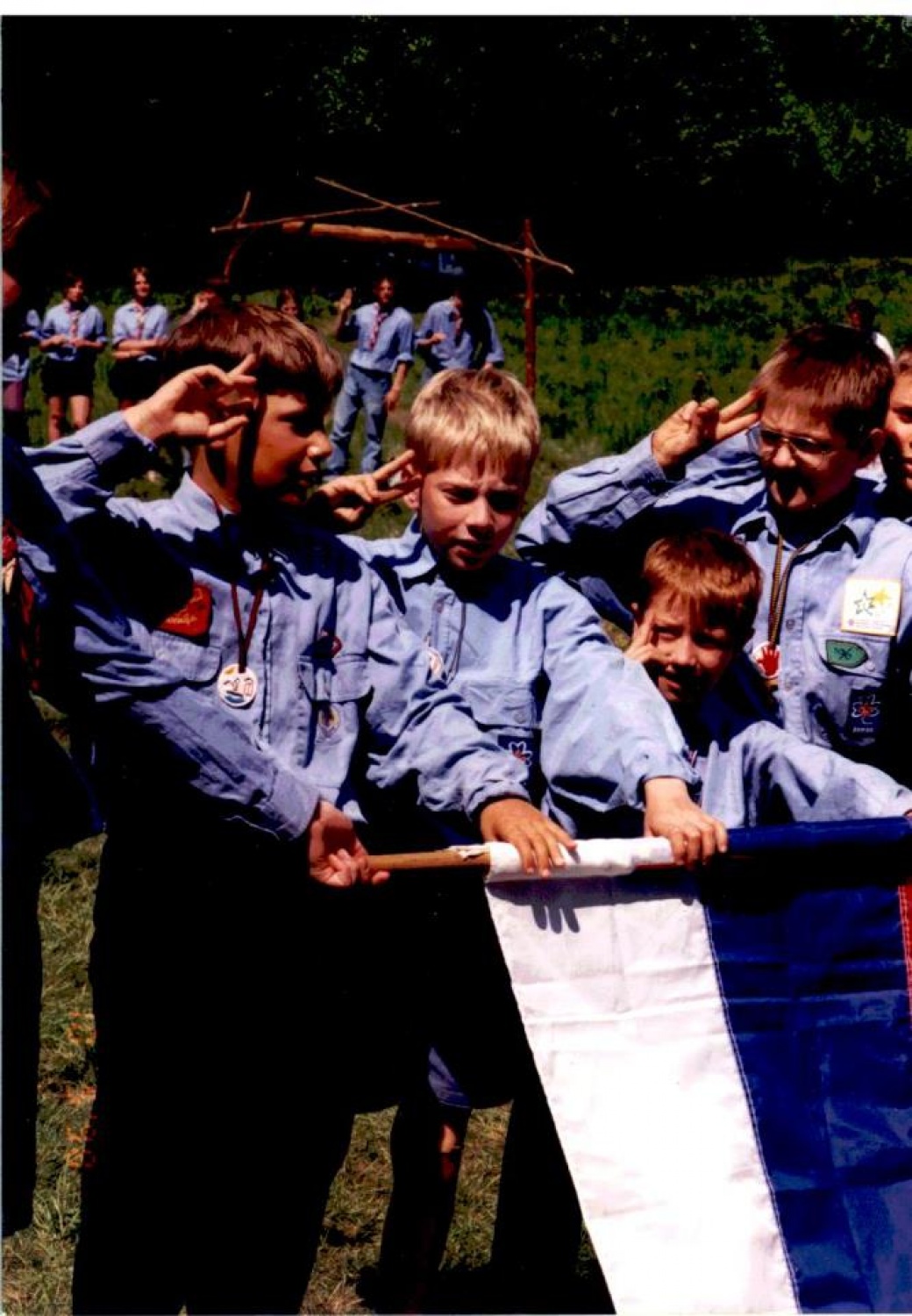 Rok (prvi iz desne) - obljube VV (1997)