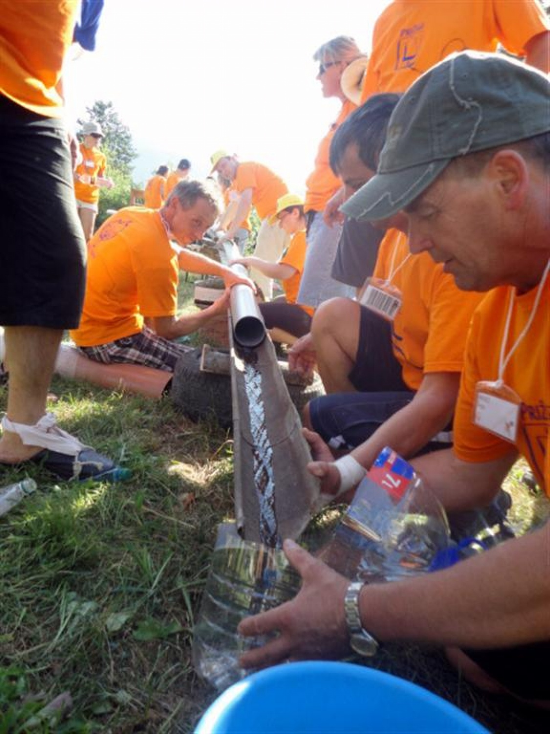 Na letošnjem taboru odraslih skavtinj in skavtov "Veter v jadra", so se spletle marsikatere vezi in ena od teh je bilo tudi povabilo Nevenke in Metke iz BOKSS Ribnica – Dolenja vas: "Naši mladi pripravljajo že vrsto let konec avgusta nekaj posebnega za odrasle – Oratorij Plus. Dogodek, ki je edinstven v Sloveniji, se nama zdi odličen in je vreden ogleda!" Pa sva šla ...