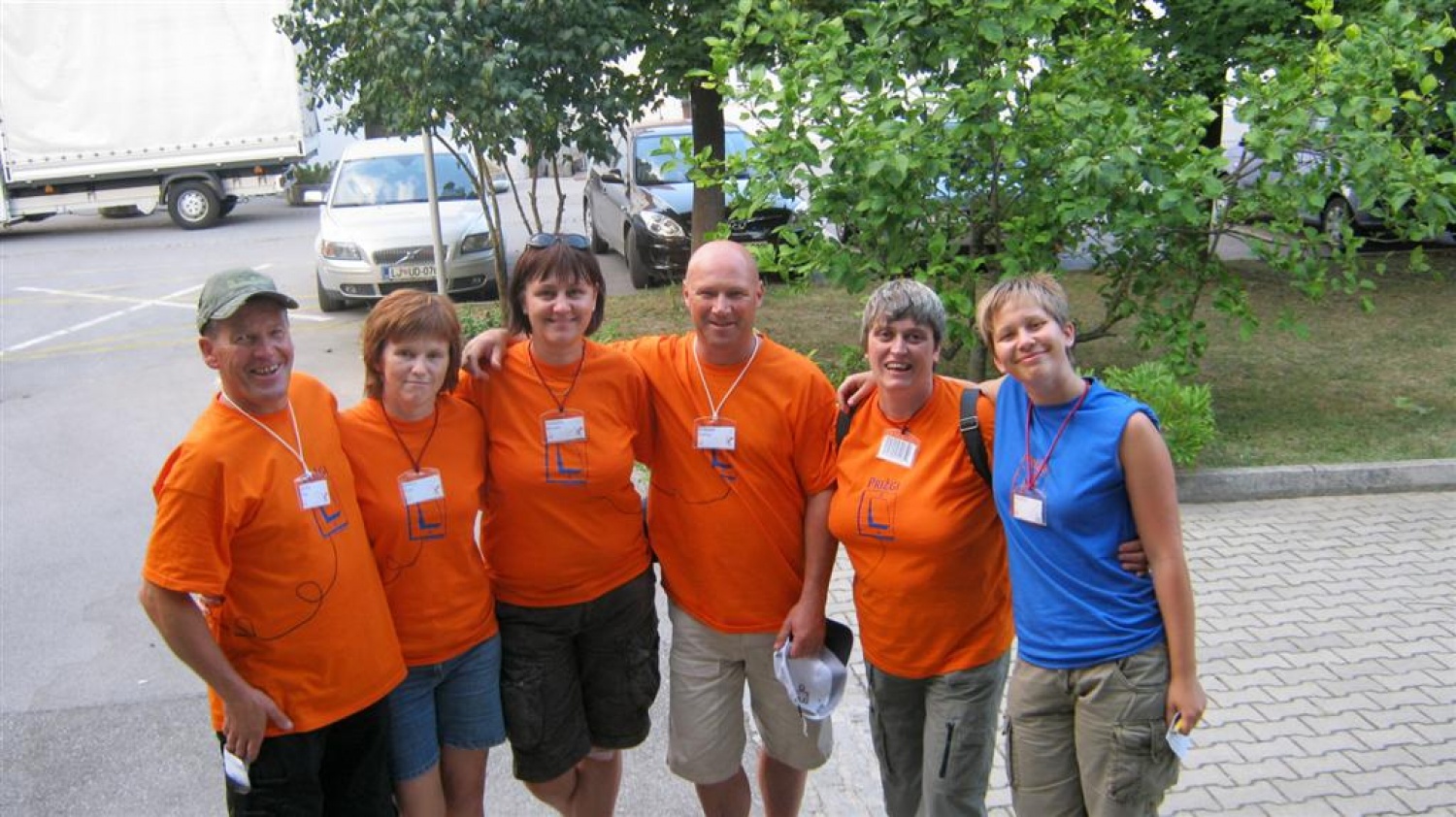 Na letošnjem taboru odraslih skavtinj in skavtov "Veter v jadra", so se spletle marsikatere vezi in ena od teh je bilo tudi povabilo Nevenke in Metke iz BOKSS Ribnica – Dolenja vas: "Naši mladi pripravljajo že vrsto let konec avgusta nekaj posebnega za odrasle – Oratorij Plus. Dogodek, ki je edinstven v Sloveniji, se nama zdi odličen in je vreden ogleda!" Pa sva šla ...