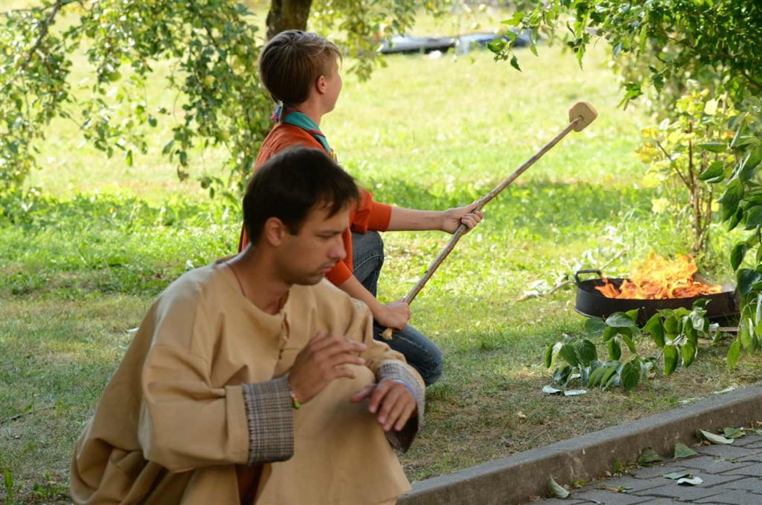 Na letošnjem taboru odraslih skavtinj in skavtov "Veter v jadra", so se spletle marsikatere vezi in ena od teh je bilo tudi povabilo Nevenke in Metke iz BOKSS Ribnica – Dolenja vas: "Naši mladi pripravljajo že vrsto let konec avgusta nekaj posebnega za odrasle – Oratorij Plus. Dogodek, ki je edinstven v Sloveniji, se nama zdi odličen in je vreden ogleda!" Pa sva šla ...