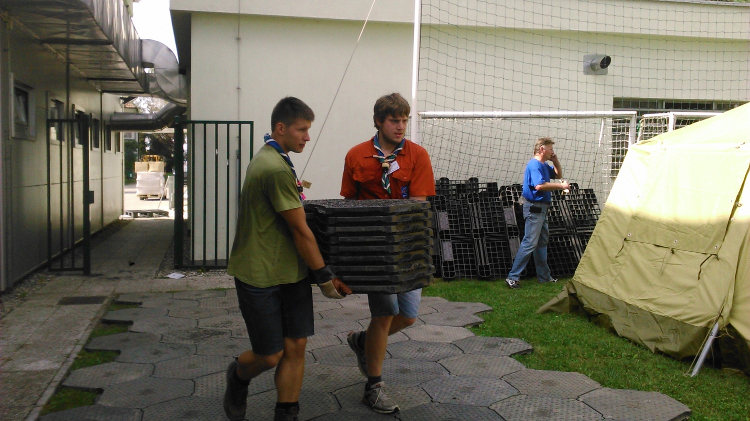 Skavti in begunska kriza