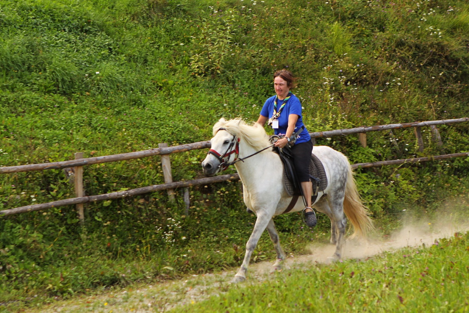 Nato je sledila mojstrica jahanja Simona