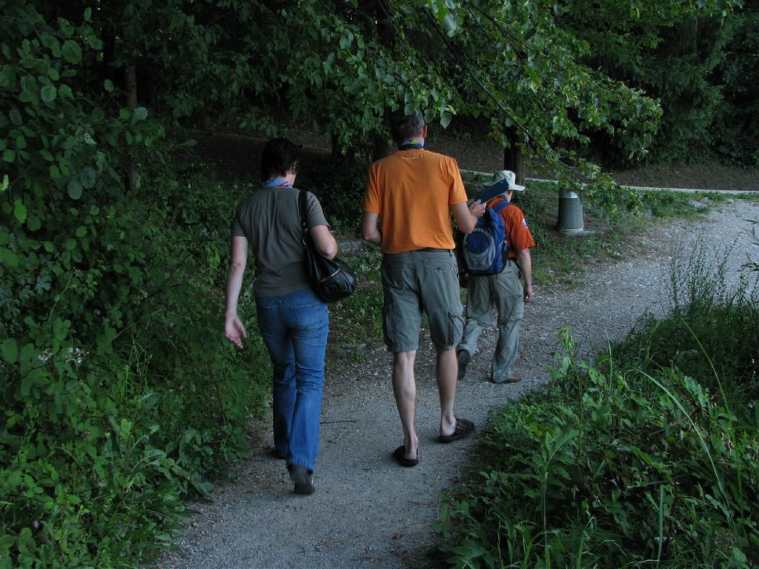 Ob Šmartinskem jezeru pri Celju so trenerji Skavtske akademije ZBOKSS načrtovali nadaljevanje programa. Rezervirajte si jesenske termine.
