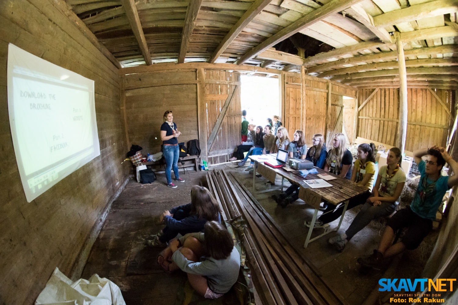 FOTO in VIDEO: Vodi svoj kanu!