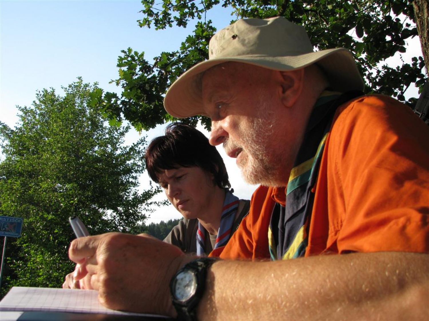 Ob Šmartinskem jezeru pri Celju so trenerji Skavtske akademije ZBOKSS načrtovali nadaljevanje programa. Rezervirajte si jesenske termine.