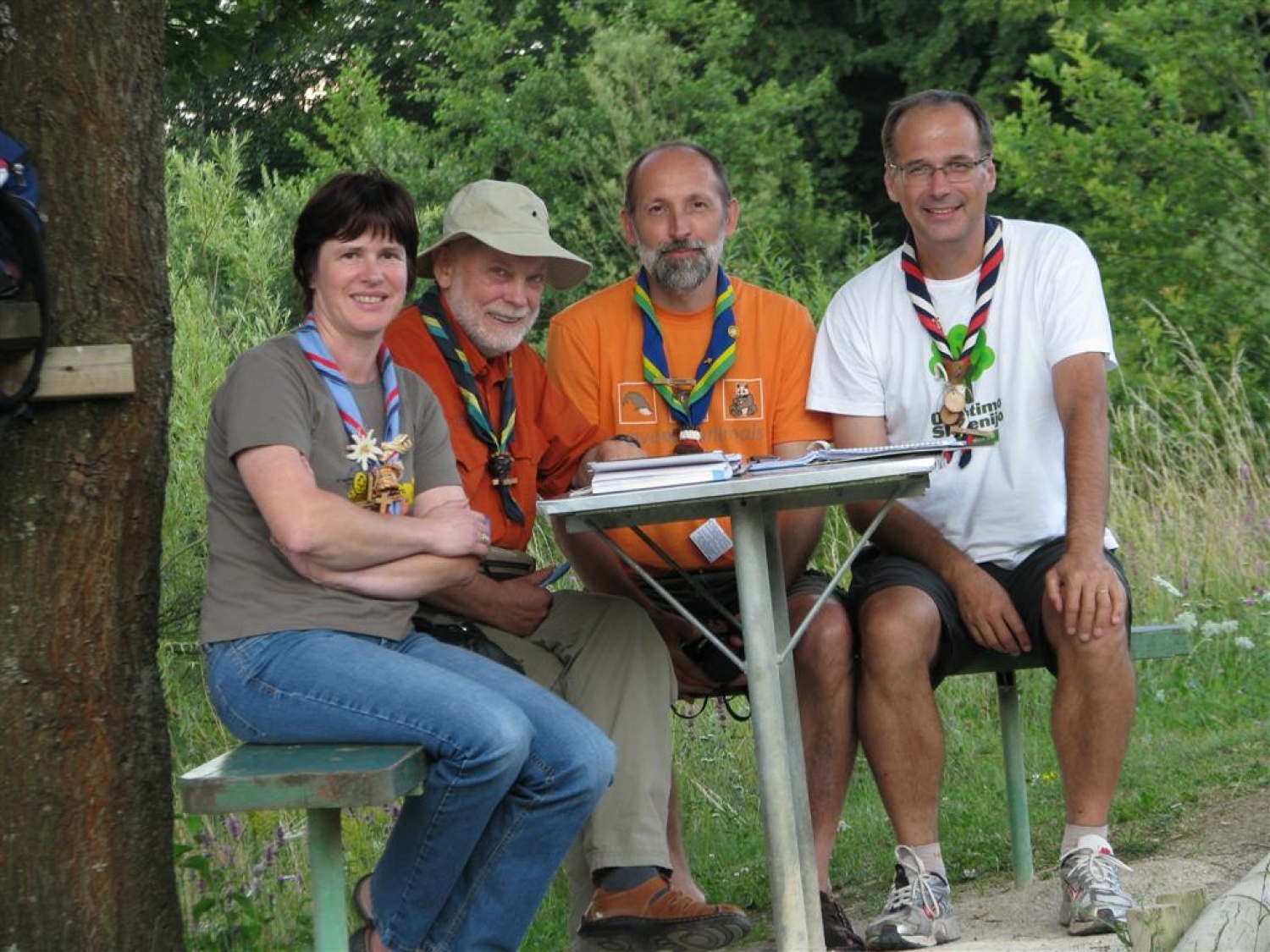 Ob Šmartinskem jezeru pri Celju so trenerji Skavtske akademije ZBOKSS načrtovali nadaljevanje programa. Rezervirajte si jesenske termine.