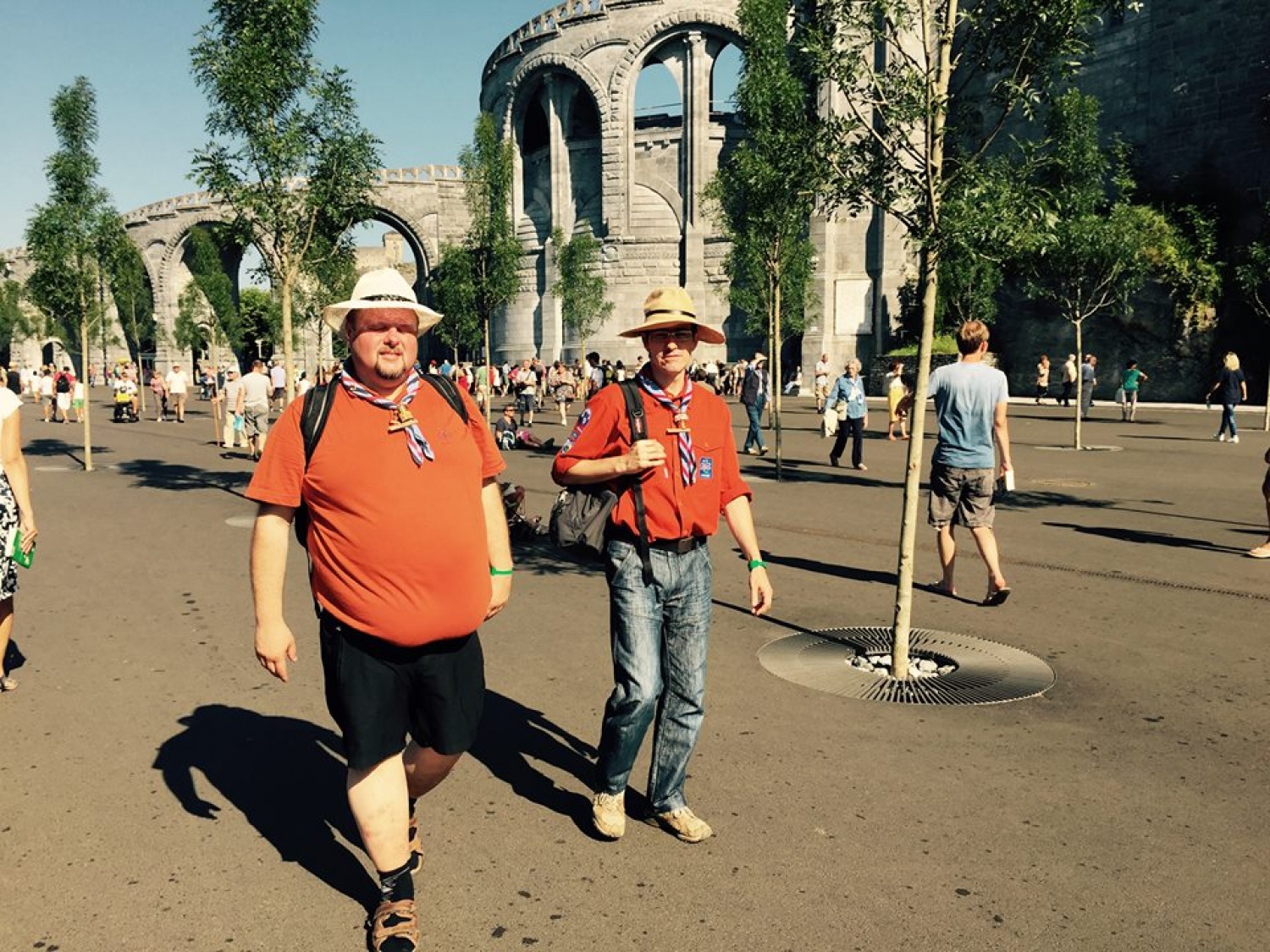 Sandi in David - DA-ja na poti k lurški votlini.