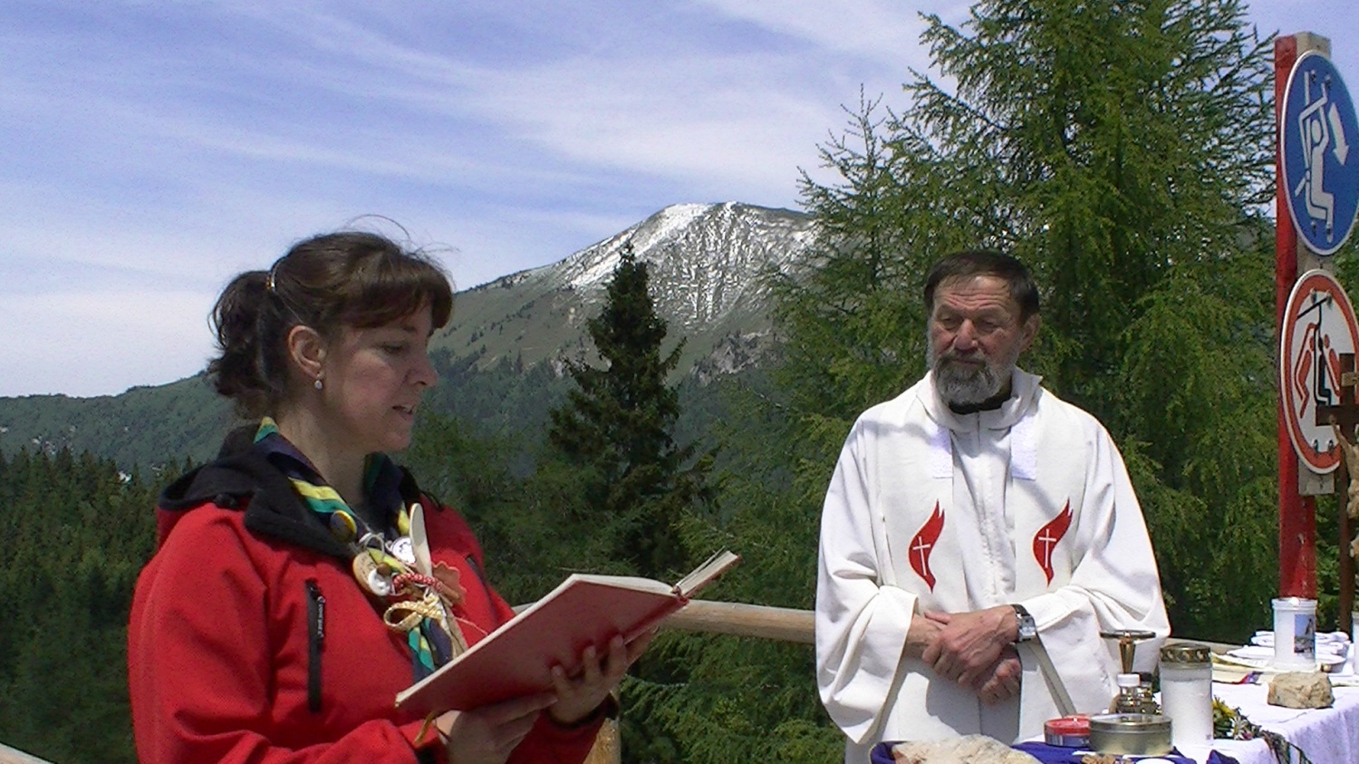 Urška bere 1. berilo