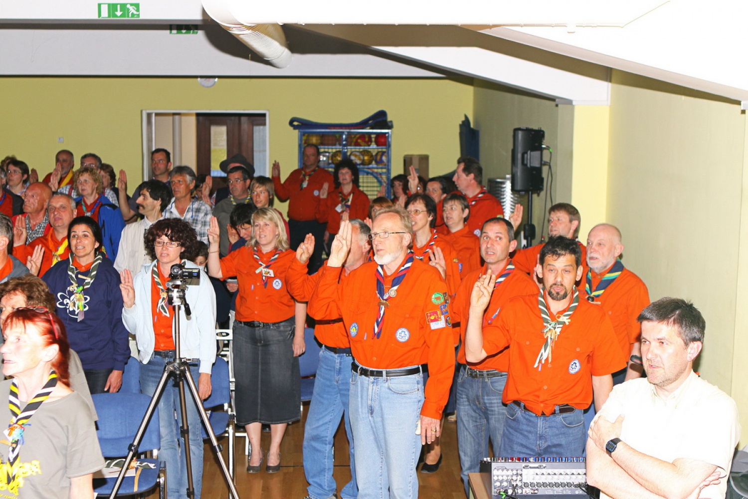 Začeli smo s skavtsko himno