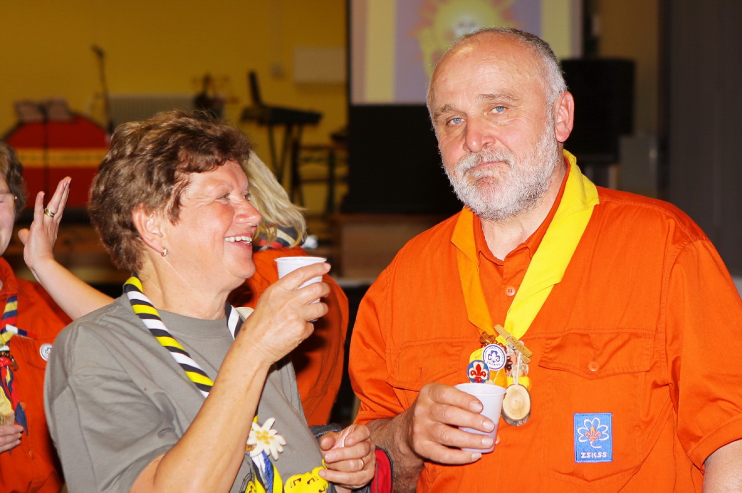 Suha grla smo poplaknili s sokom