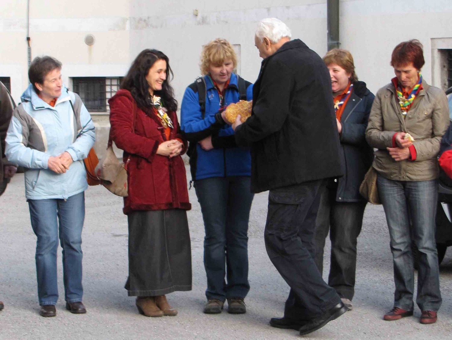 DA BOMO DOBRI KOT KRUH