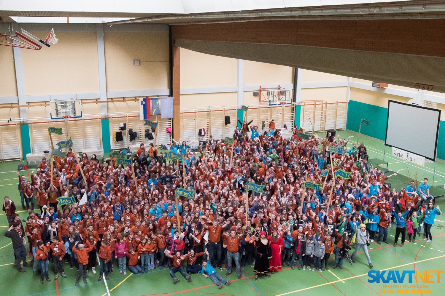 Skupinska fotografija vseh udeležencev Jama v Celju