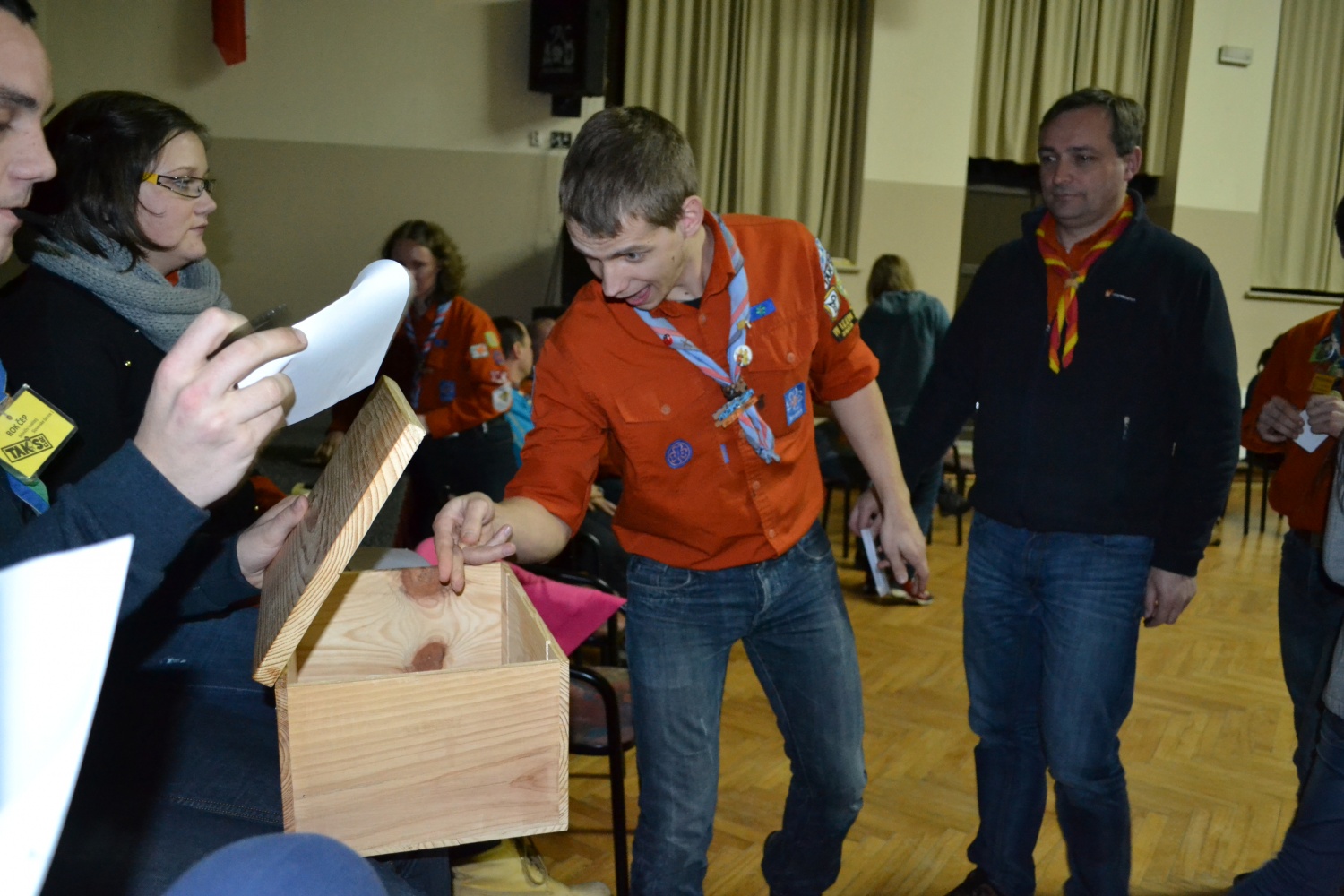 Oddaja volilnega lističa.