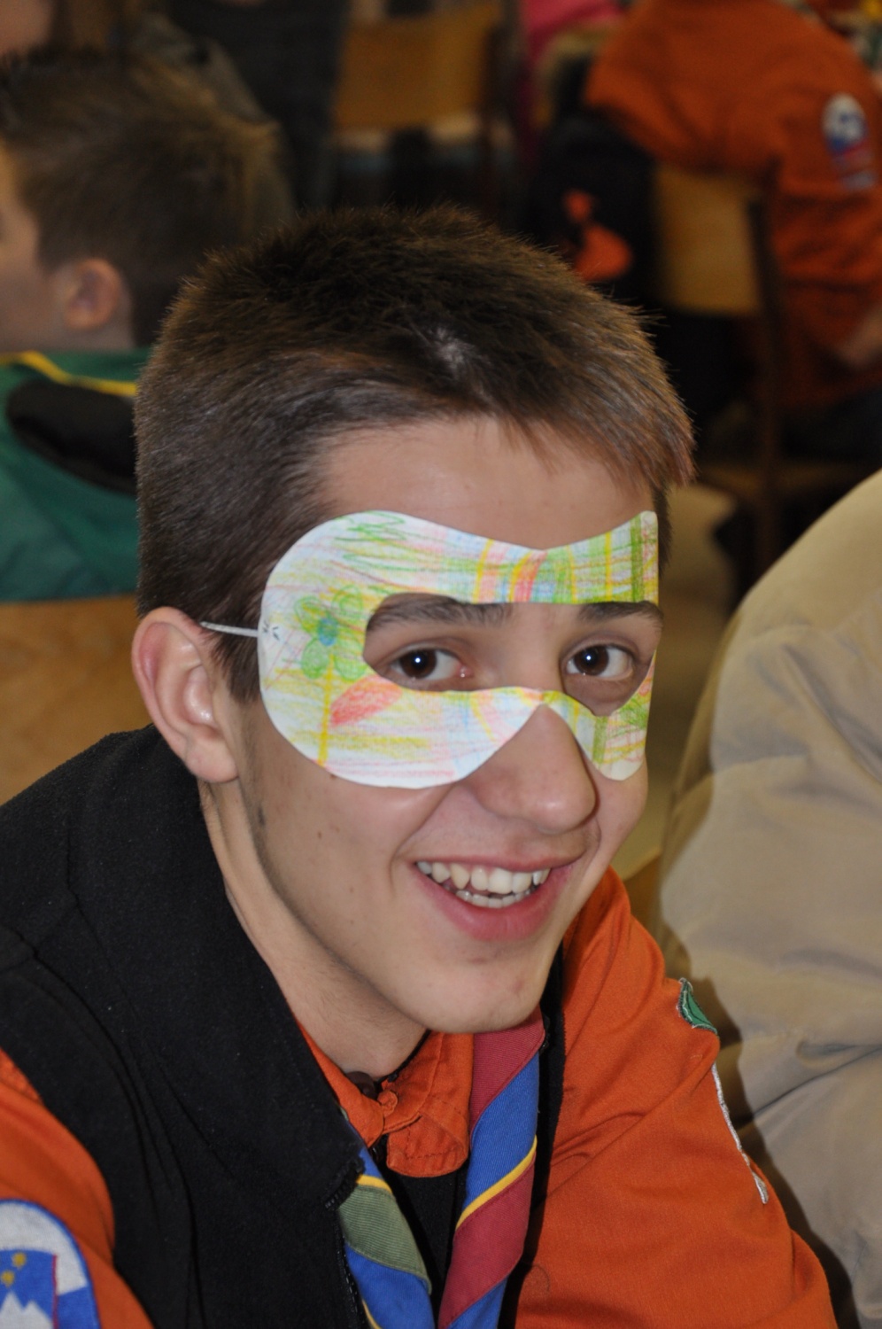 Izdelali smo si maske in skozi njih pogledali drugače