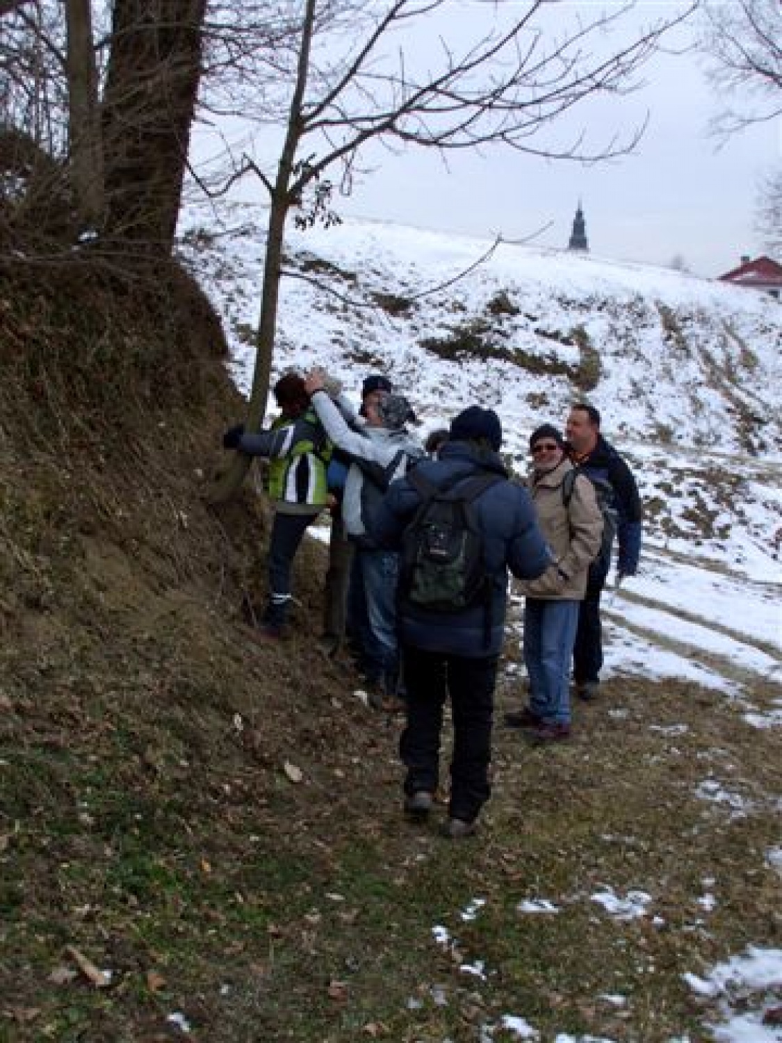 "Vzemite življenje kot igro in svet kot igrišče!" pravi B.P. in trop za pripravo zimovanja se je odločil, da bo rdeča nit našega letošnjega zimovanja Robert Baden-Powell.