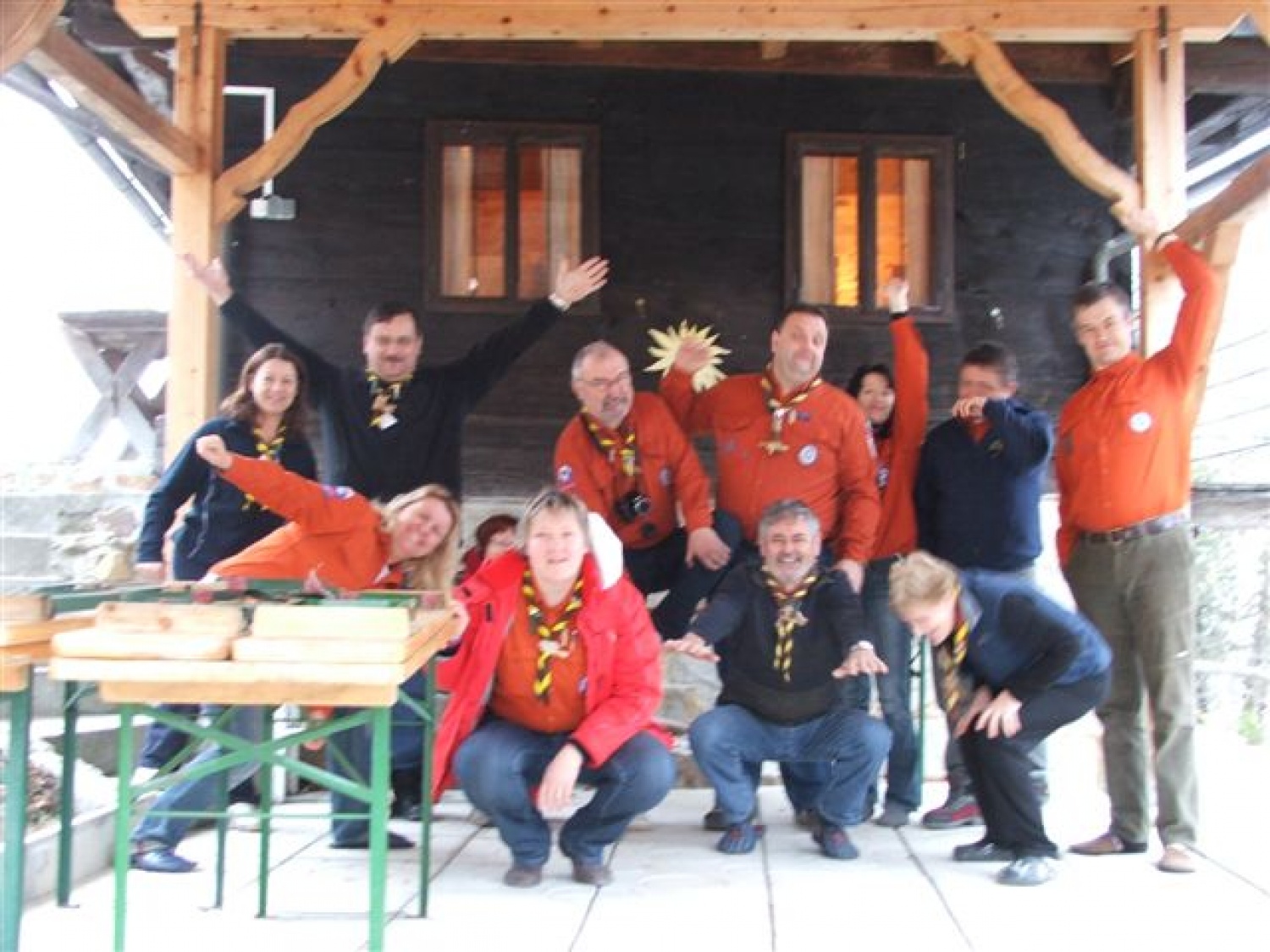 "Vzemite življenje kot igro in svet kot igrišče!" pravi B.P. in trop za pripravo zimovanja se je odločil, da bo rdeča nit našega letošnjega zimovanja Robert Baden-Powell.