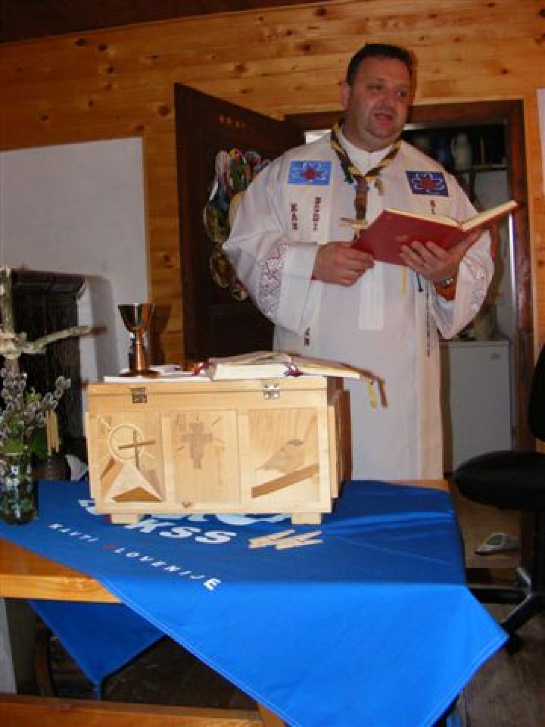 "Vzemite življenje kot igro in svet kot igrišče!" pravi B.P. in trop za pripravo zimovanja se je odločil, da bo rdeča nit našega letošnjega zimovanja Robert Baden-Powell.