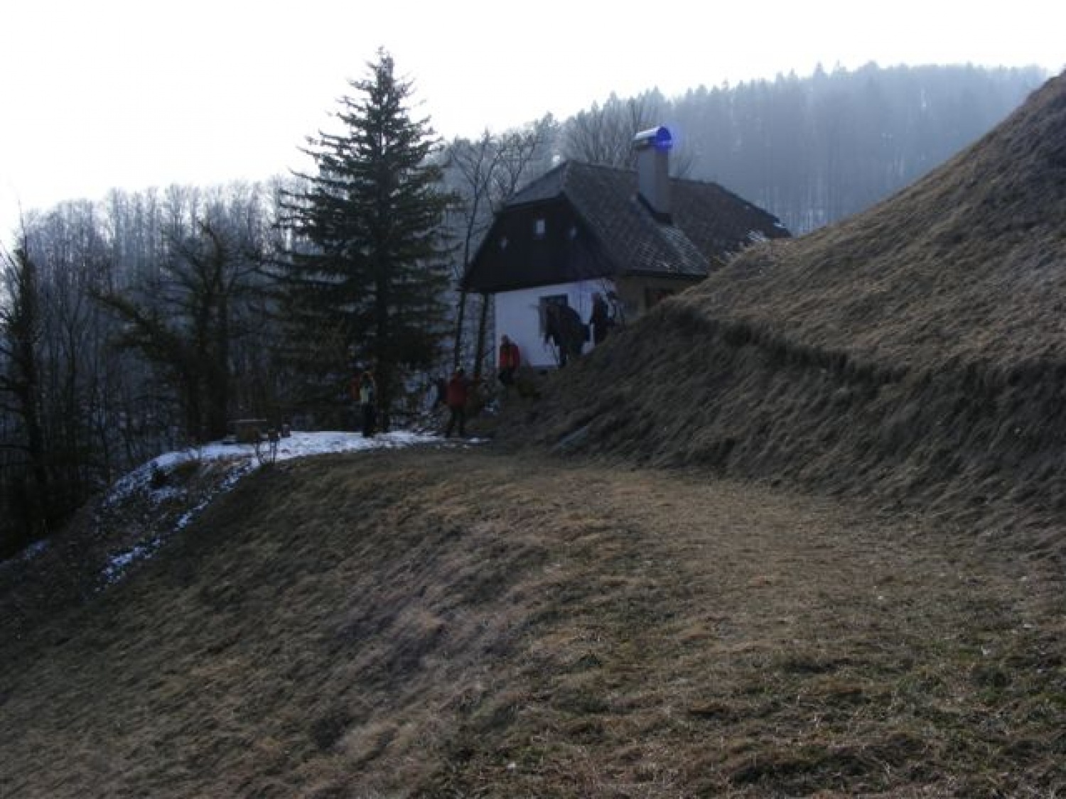 "Vzemite življenje kot igro in svet kot igrišče!" pravi B.P. in trop za pripravo zimovanja se je odločil, da bo rdeča nit našega letošnjega zimovanja Robert Baden-Powell.