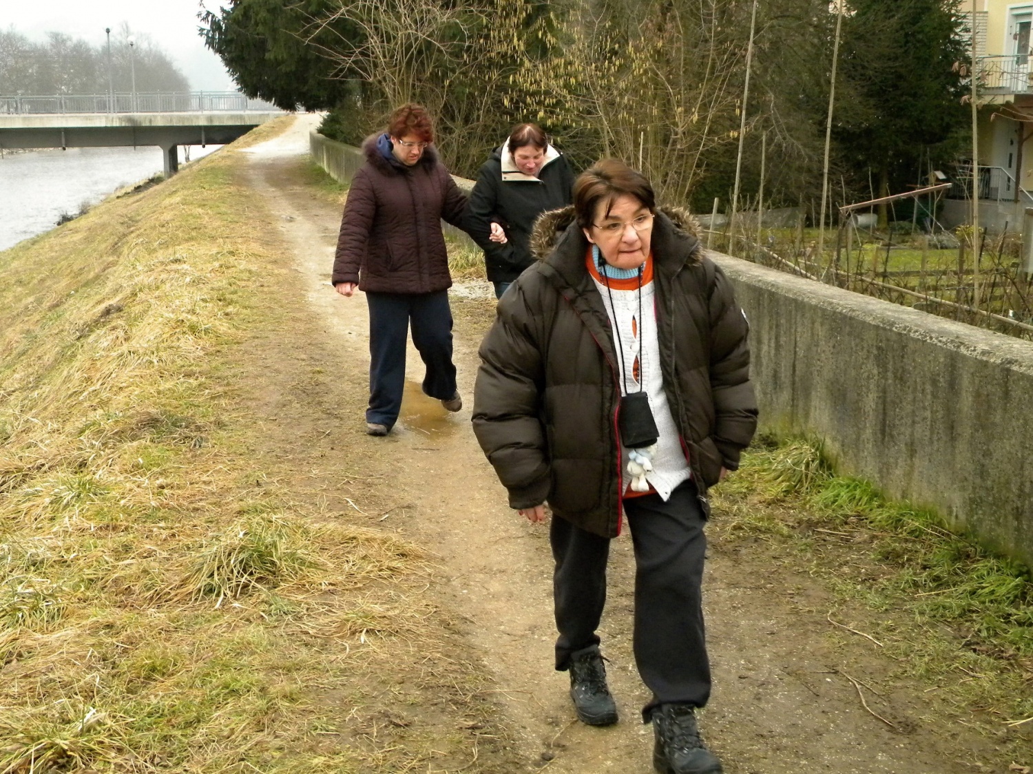 Letošnje prvo srečanje z našimi skavtskimi prijatelji s CVD Golovca smo tretjo februarsko nedeljo izkoristili za potep ob Savinji. Zraven smo povabili še sestro Magdo iz Frančiškanskega reda Marijinega misijona, ki od lanskega decembra prebivajo tudi v Celju v bivšem kapucinskem samostanu.