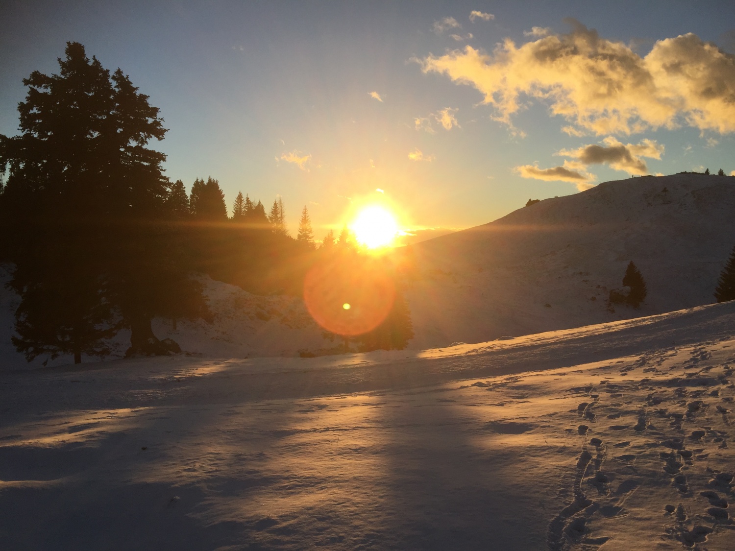Plamen zasvetil tudi na Veliki planini
