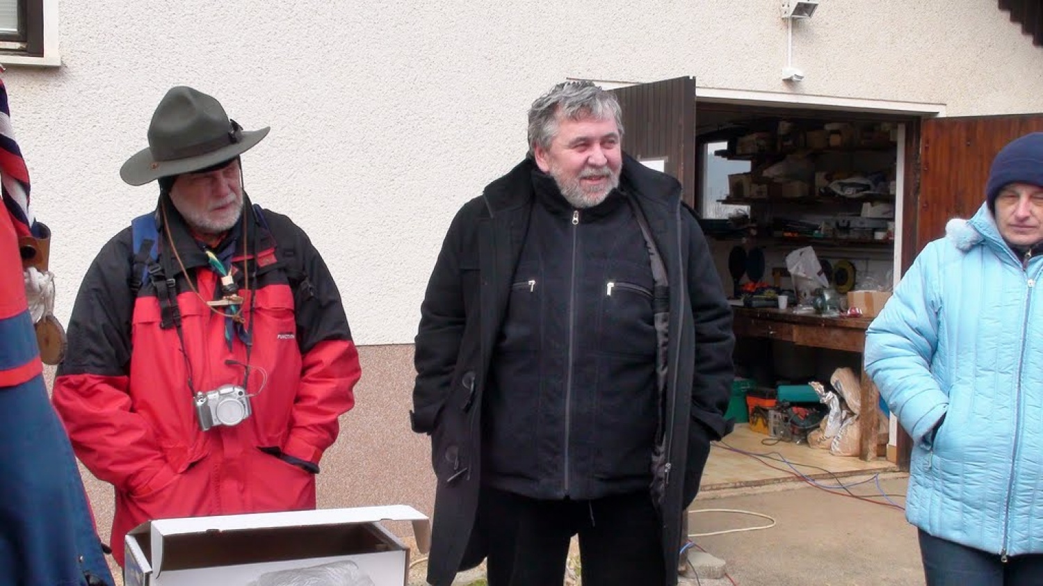 Kkavtska akademija super zamisel. Zakaj? Ne samo zato, da se bodo ukaželjni še bolj poučili o skavstvu in vodenju, pač pa tudi zato, ker se brez akademije ne bi zgodilo to kar smo doživeli v soboto. Dva projekta: tehničnega v obliki dveh sončnih elektrarn in kulturnega v obliki učenja ljudske glasbe in plesa.