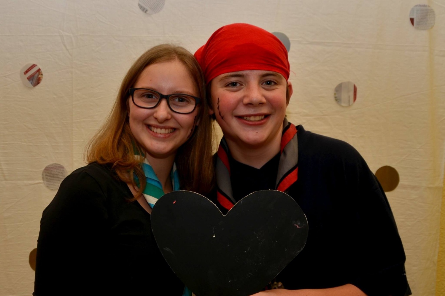 Gusarji v dvorani na Viru