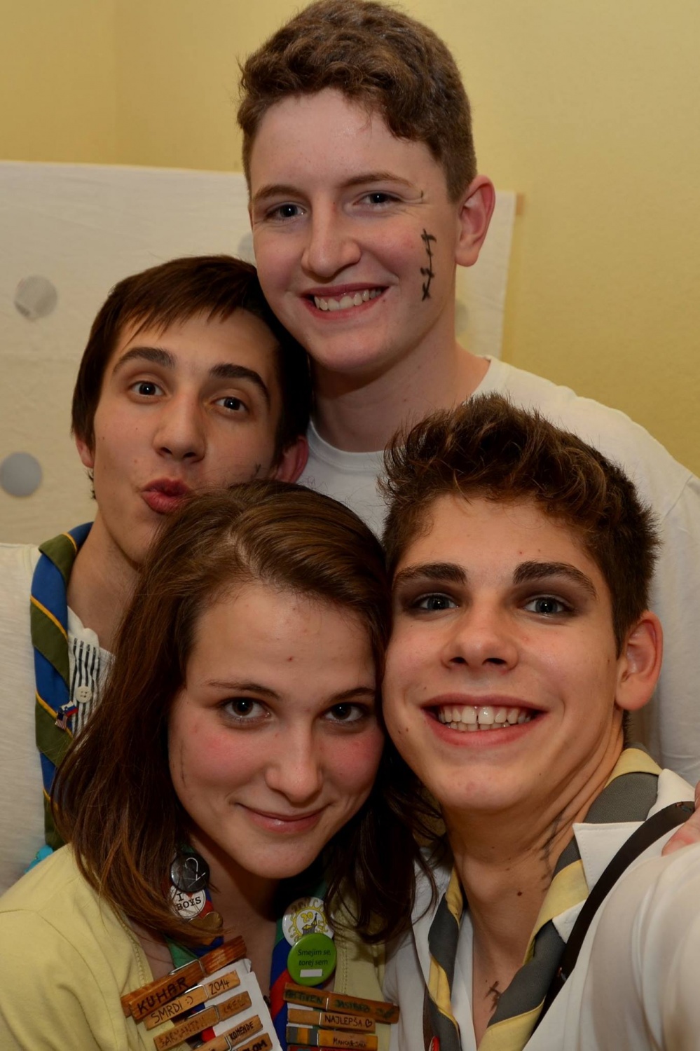 Gusarji v dvorani na Viru