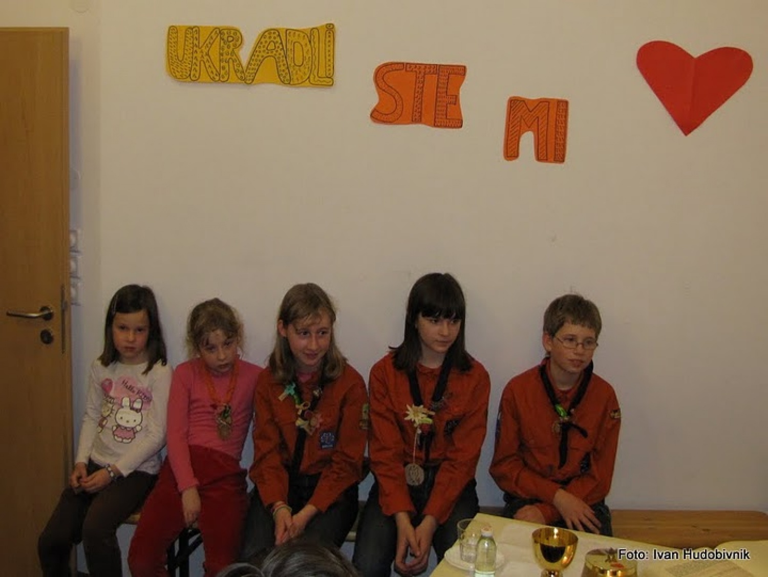 Kaj imajo skupnega naše skavtske družine in brat Stane Bešter? Marsikaj, a najnovejša je ta, da so si ukradli srce. Vsak je vsakemu ukradel vsaj majhen košček. Ne verjamete? Zgodilo se je na Pohorju, na zimskem taboru. Da se je to zgodilo, je kriv trop za pripravo tabora na čelu z Alenko, ki je dejavnosti treh dni tudi uspešno in potrpežljivo vodila. Izbral je namreč Don Boskove besede mladim: "Ukradli ste mi srce."