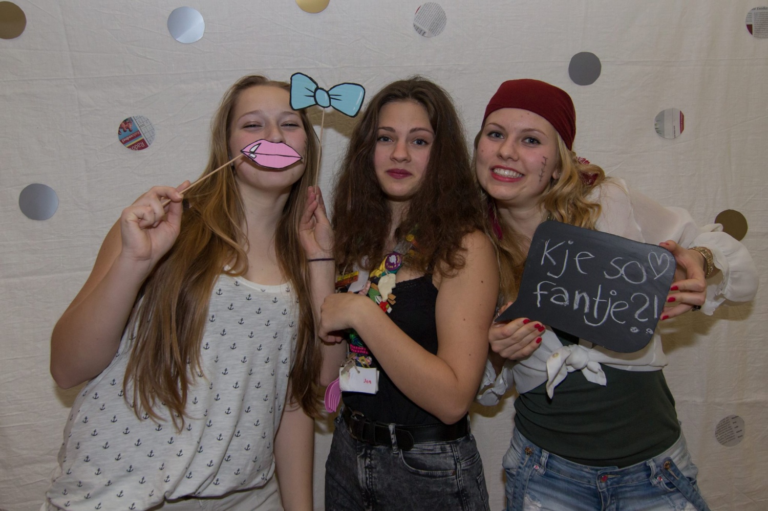 Gusarji v dvorani na Viru