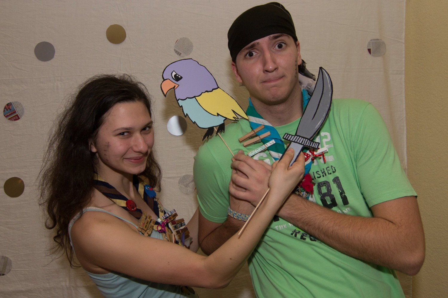 Gusarji v dvorani na Viru